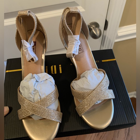 IDIFU 3 Inch Gold Glitter Wedge Sandals - Picture 6 of 9